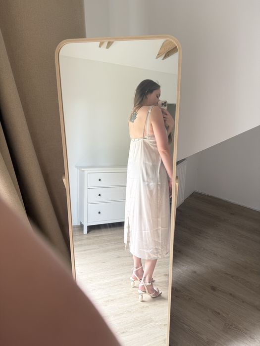 Sukienka w stylu bieliznianym L