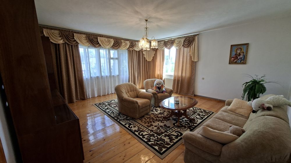 Продаж житлового будинку . Площа  220м².Земельна ділянка 11 сот.Програми. Є-відновлення.  Комунікації.Меблі .Техніка .