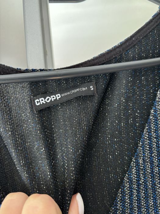 Brokatowa sukienka Cropp S