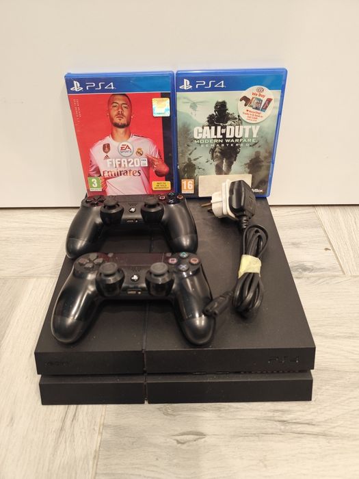 Konsola PS4 FAT 500GB Dwa Pady 1 gra FIFA 2020 słuchawki