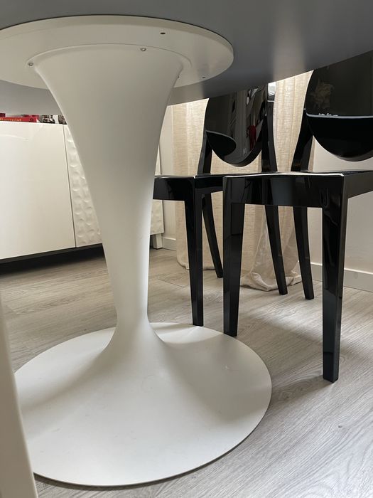 Cadeiras Ghost Kartell by Philippe Starck e Mesa oval - NOVAS