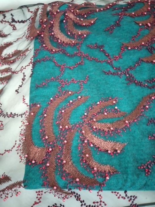 Тканина сетка вишивка .