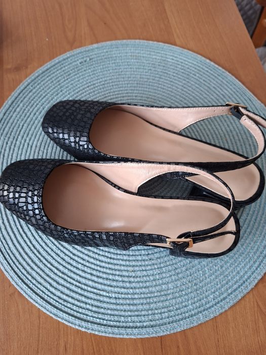 Czółenka czarne r.38 nowe