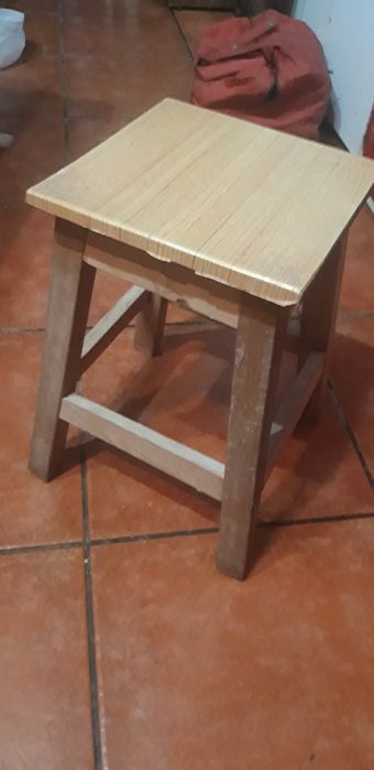 Banco Pequeno em Madeira