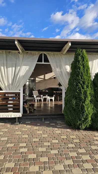 Продам 2х поверховий будинок,Рогань, 182м2 з євроремонтом(код 5325)