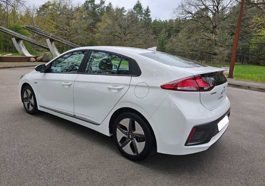 Hyundai IONIQ 2020 року