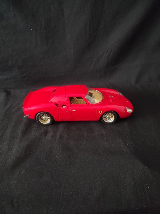 Miniatura escala 1:18 Ferrari 250 Le Mans