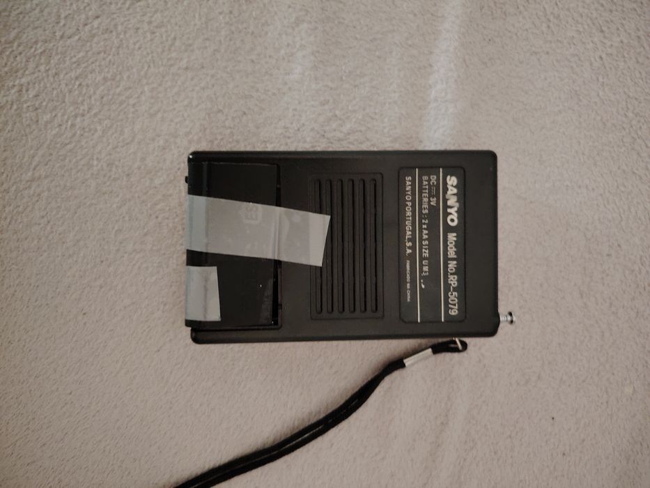 Rádio de bolso a pilhas sanyo