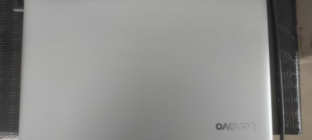 Portátil Lenovo IdeaPad 320