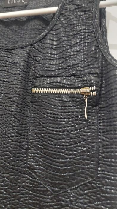 Czarna koszulka połyskująca