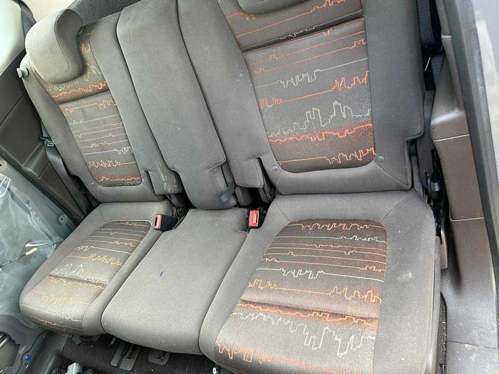Komplet siedzeń z tapicerkami drzwi wnętrze OPEL MERIVA B II 2