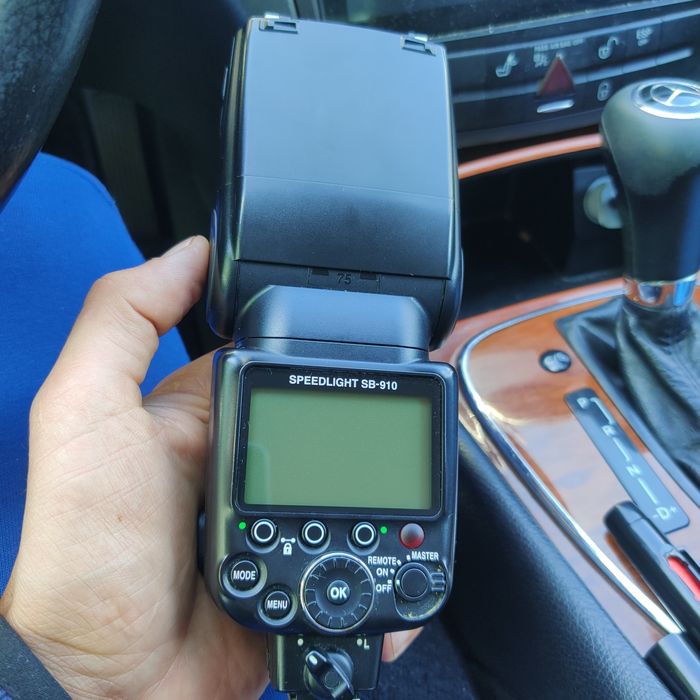 Продам фотоаппарат Nikon d800 комплектом