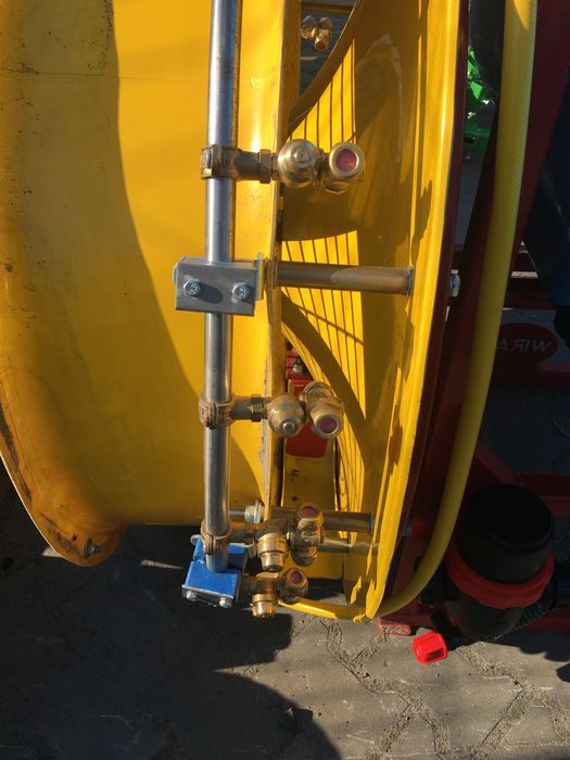 Садовий оприскувач на мтз, вентиляторний оприскувач