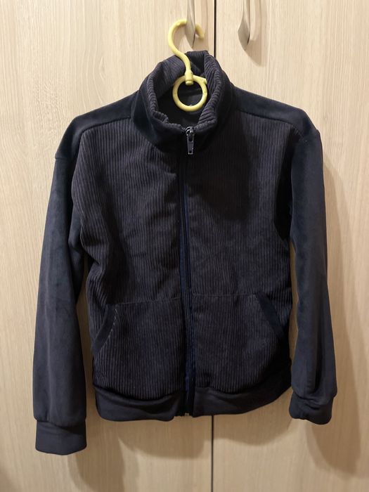 Тепленькая велюровая кофточка