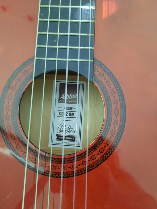 Guitarra tamanho 1/2 para crianca