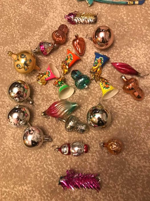 Продам елочные игрушки одним лотом.