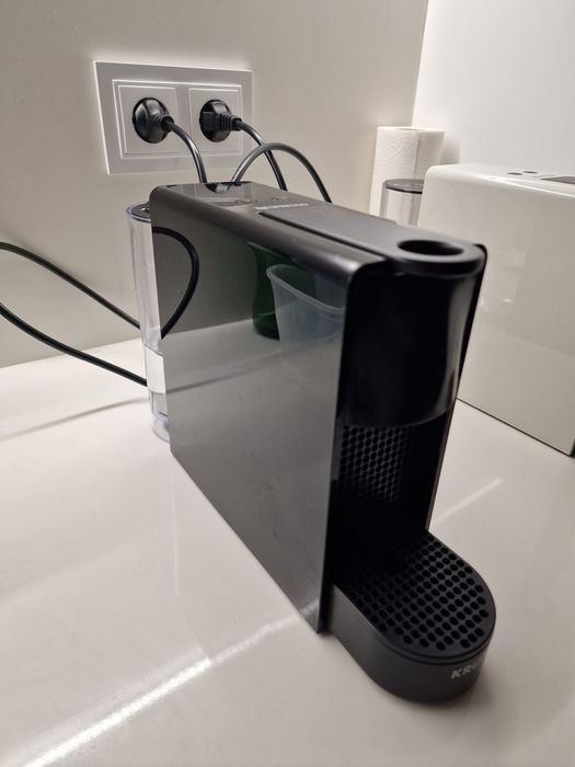 Máquina Café Nespresso Essenza Mini