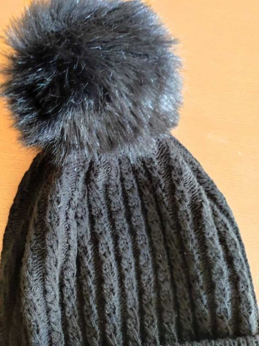 czapka wełniana warkocze pompon z wełny ciepła mięciutka