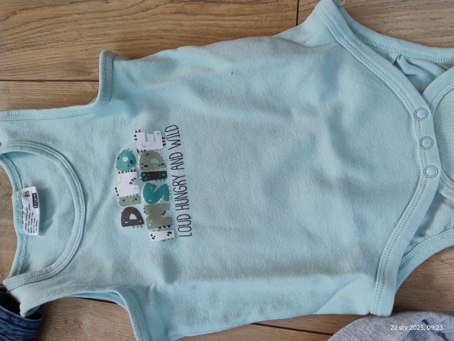 Zestaw ubrań. Rozmiar 86. Cena za całość.