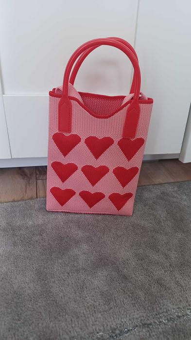 Mini rozowa torebka crosbody serduszka