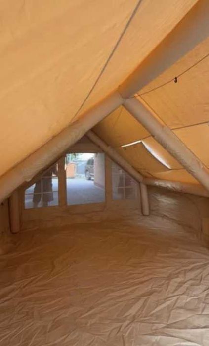 Namiot rodzinny dmuchany 12m² z przegrodą – stan idealny