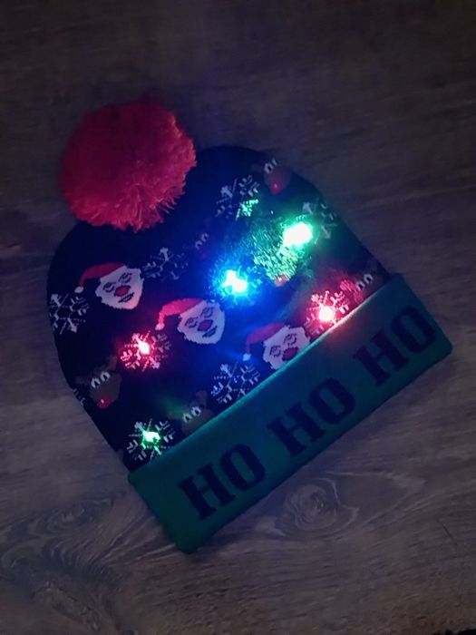 Magia świąt czapka świąteczna ze światełkami Led