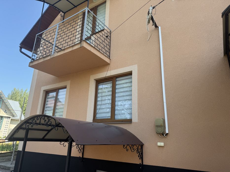 Продам будинок вул. Степового місто Чернівці.