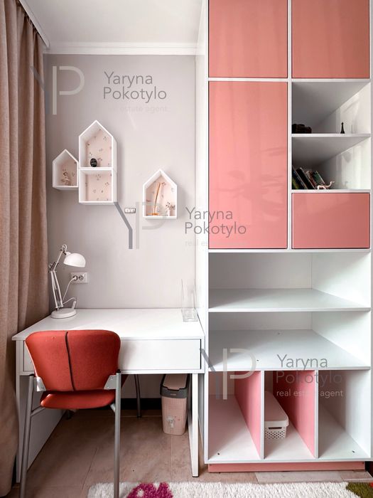 Оренда 3к квартири з власним подвірʼям та паркомісцем