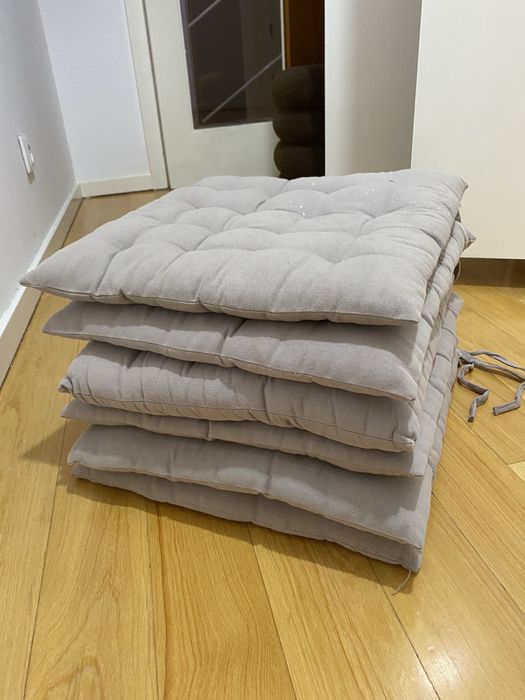 Coxim cinzento em algodao/ almofada/ puff cadeira