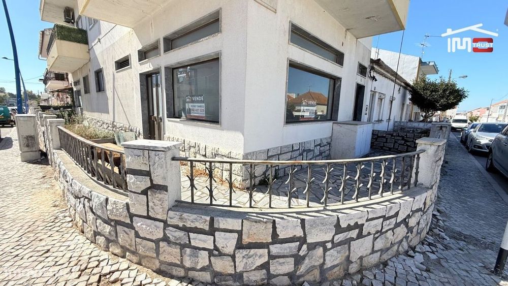 Apartamento T2 Montijo, Garagem, Corredor Exterior, 2 WCs, Open Spa...