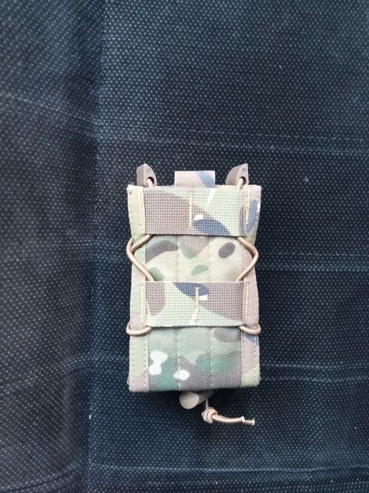 Подсумок под рожок АК новый.