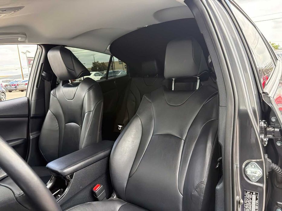 Toyota Prius Prime      2019