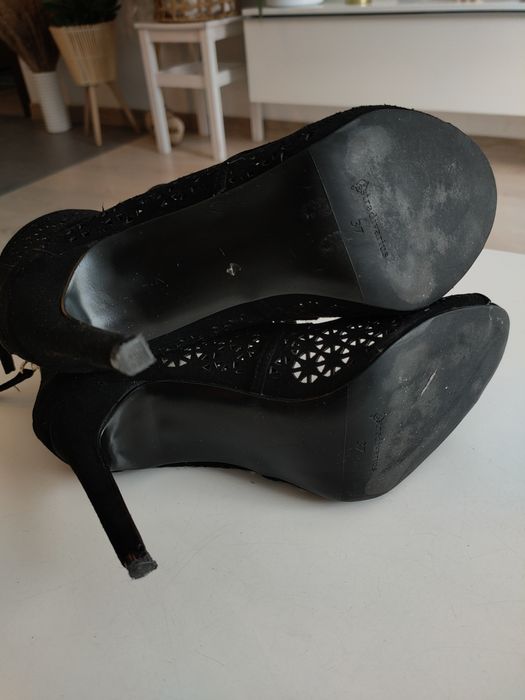 Sandałki Stradivarius wysokie rozmiar 38