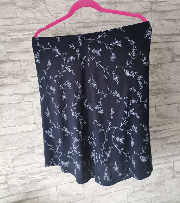 Nowa, granatowa spódniczka w kwiaty 38/M