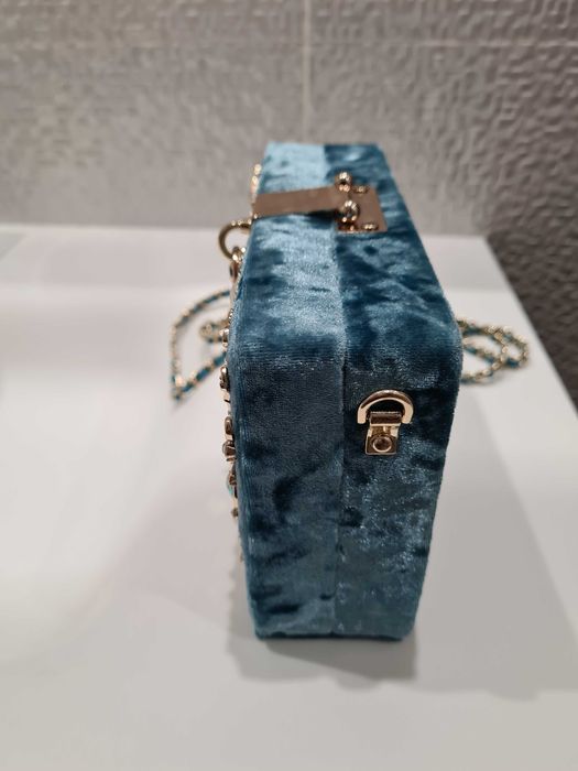 Clutch de cerimónia tipo caixa Novo