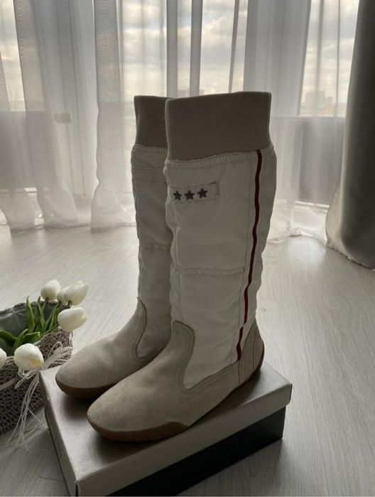 Дуже якісні спортивні  сапоги фірми S.Oliver з натуральної замш