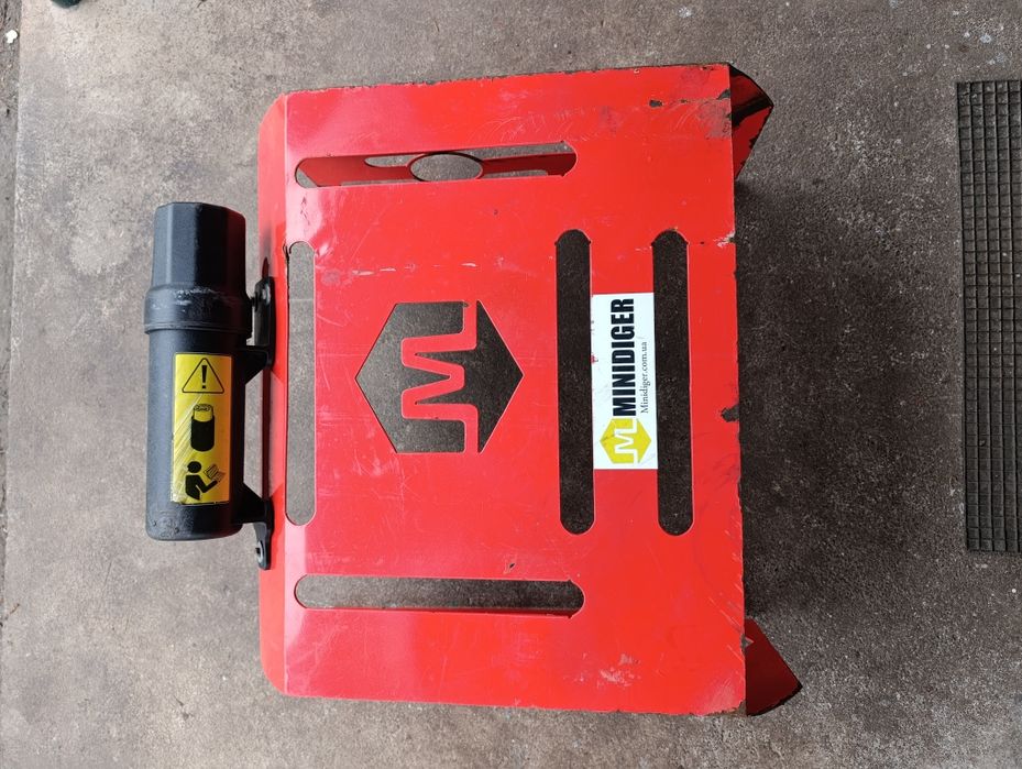 Захист двигуна міні екскаватора МД -3 ТМ Мінідігер