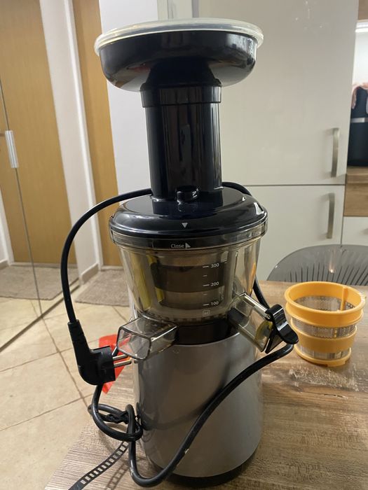 Wyciskarka HUROM ,wolnobtotowa