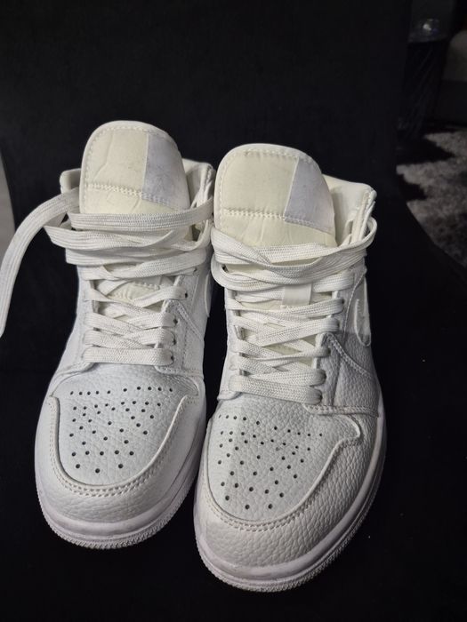 Nice Buty Jordan 1 Mid 37.5