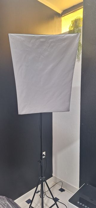 Tripé  com sistema de luz