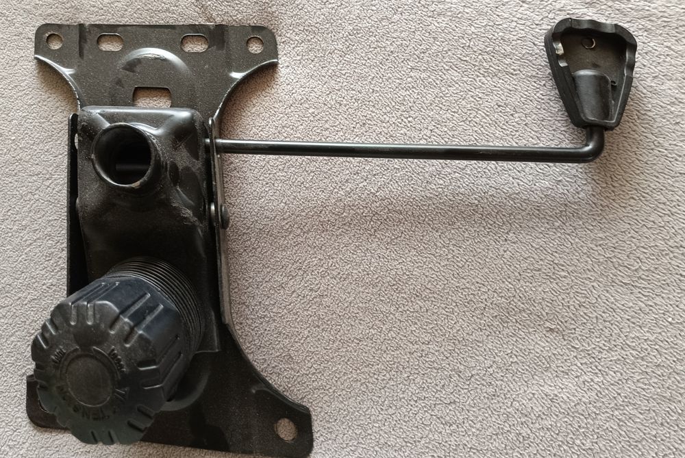 Mechanizm podnoszenia fotela