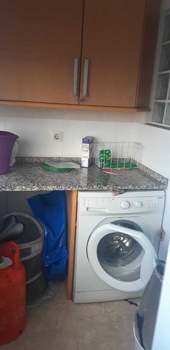 Alugo quarto na Venda Nova Amadora