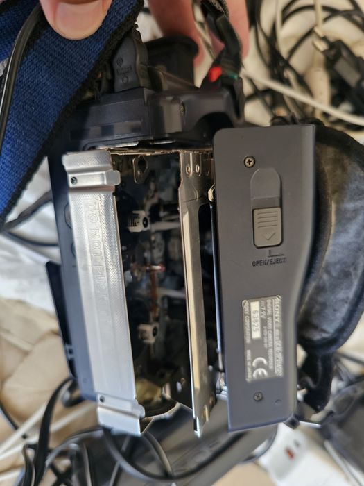 Видеокамера Sony DCR-TPV145E