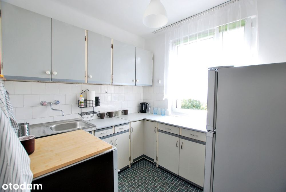 Os. Albertńskie, 2 pokoje, osbna kuchnia, balkon, piwnica.