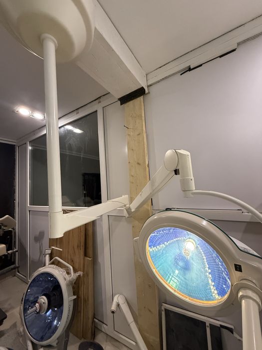 Лампа хірургічна операційна стельова однокупольна