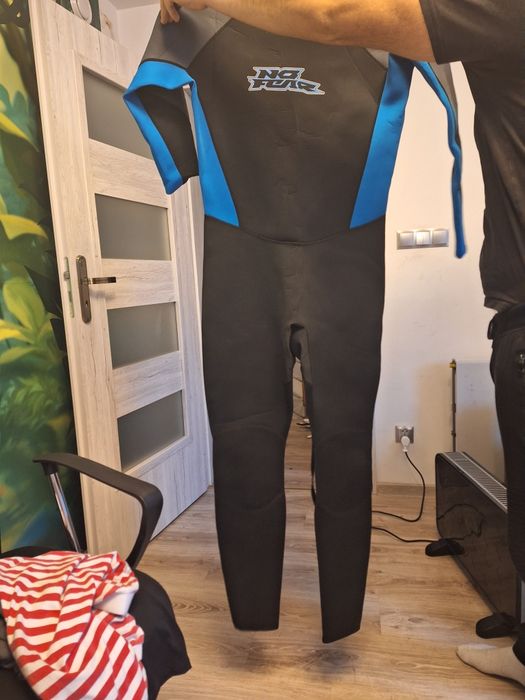 Sprzedam nowy kombinezon do plywania