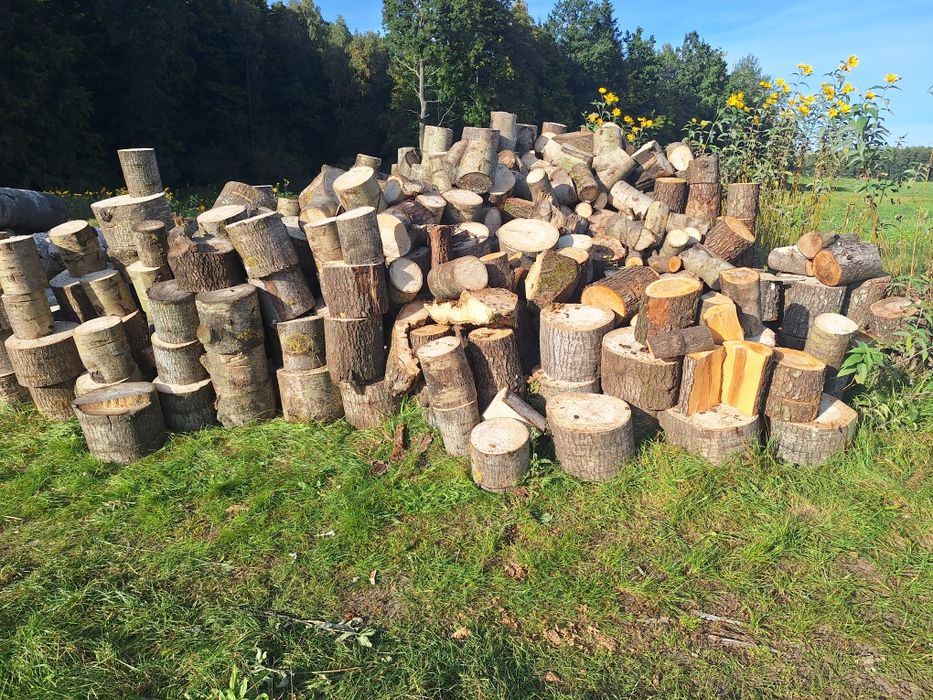 Sprzedam drewno liściaste sezonowane.