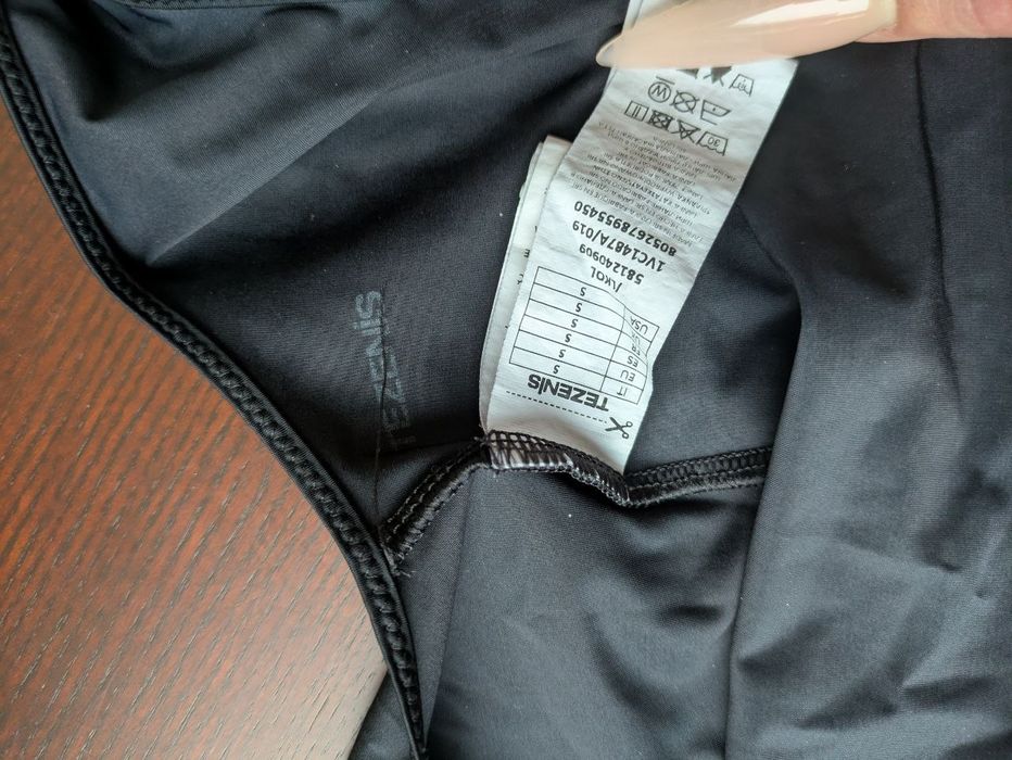 Моделювальний короткий комбінезон  Tezenis, стан нового. Розмір S