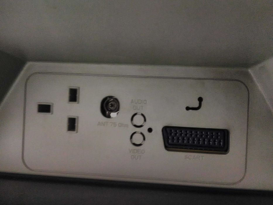 Price drop - Sanitron TV with remote control64283921436929123