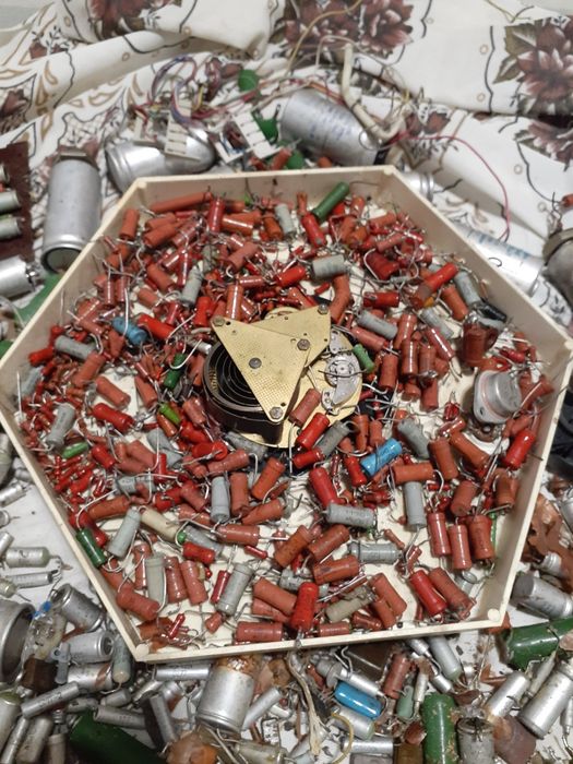 Продаються ТЕЛЕ-РАДІО деталі часів СССР.